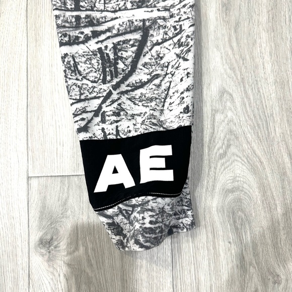 American Eagle White Camo Joggers Large Tall - Picture 3 of 8